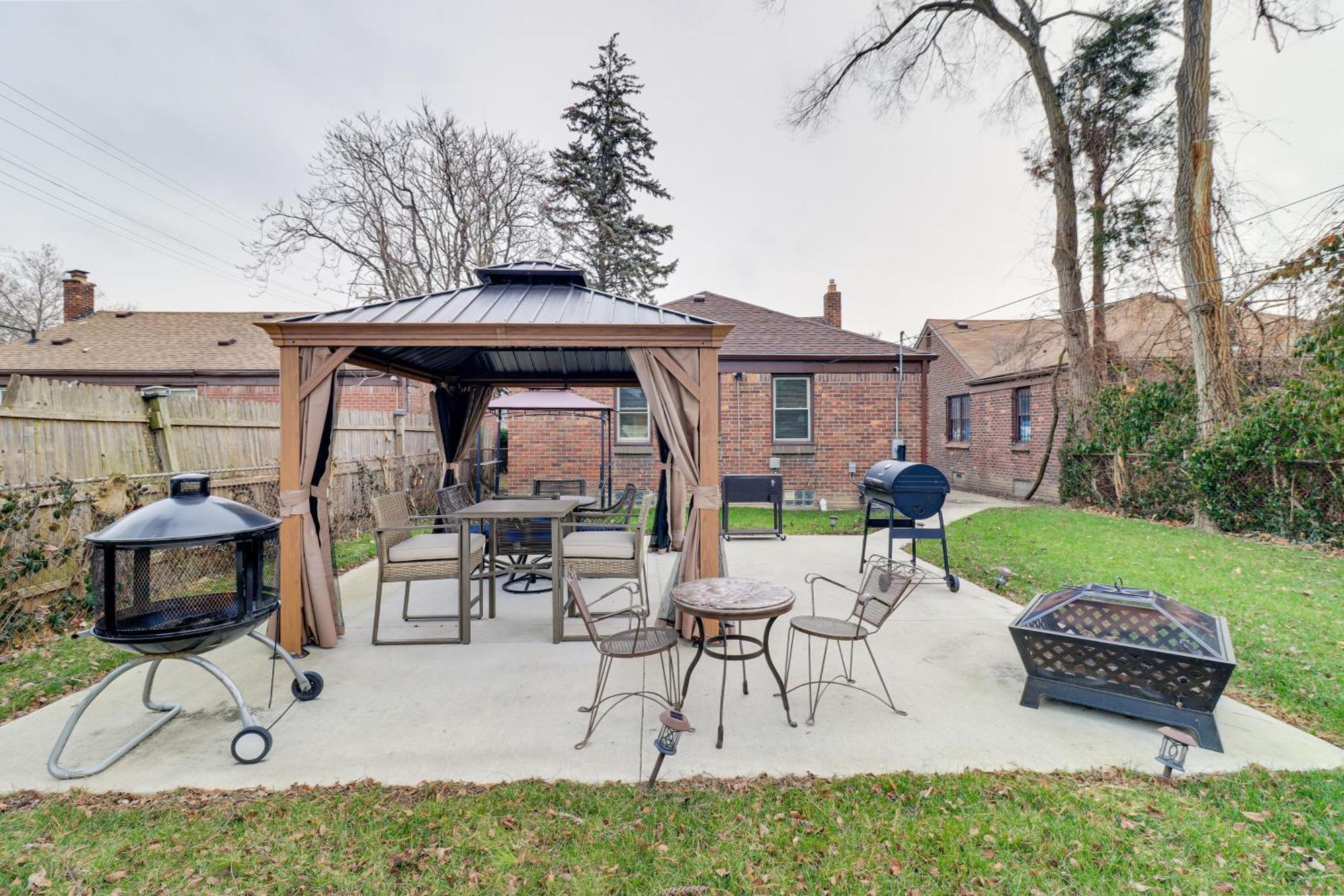 Family-Friendly Detroit Home 12 Mi To Downtown! Exterior photo